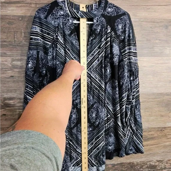 Free People Black and White Patterned Blouse - Picture 5 of 10